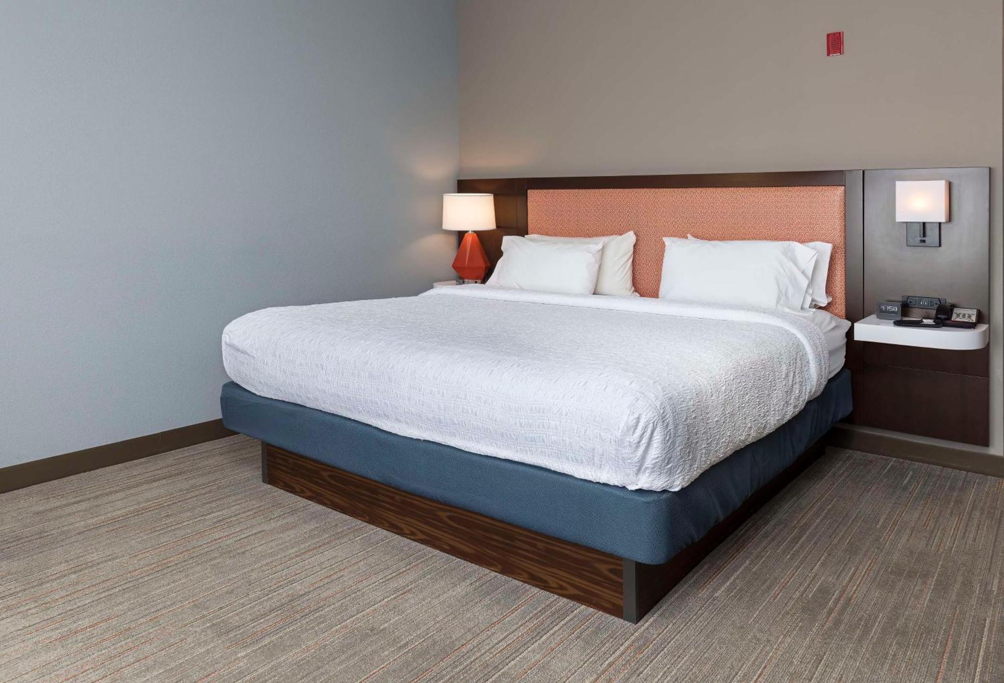 Hampton 3*