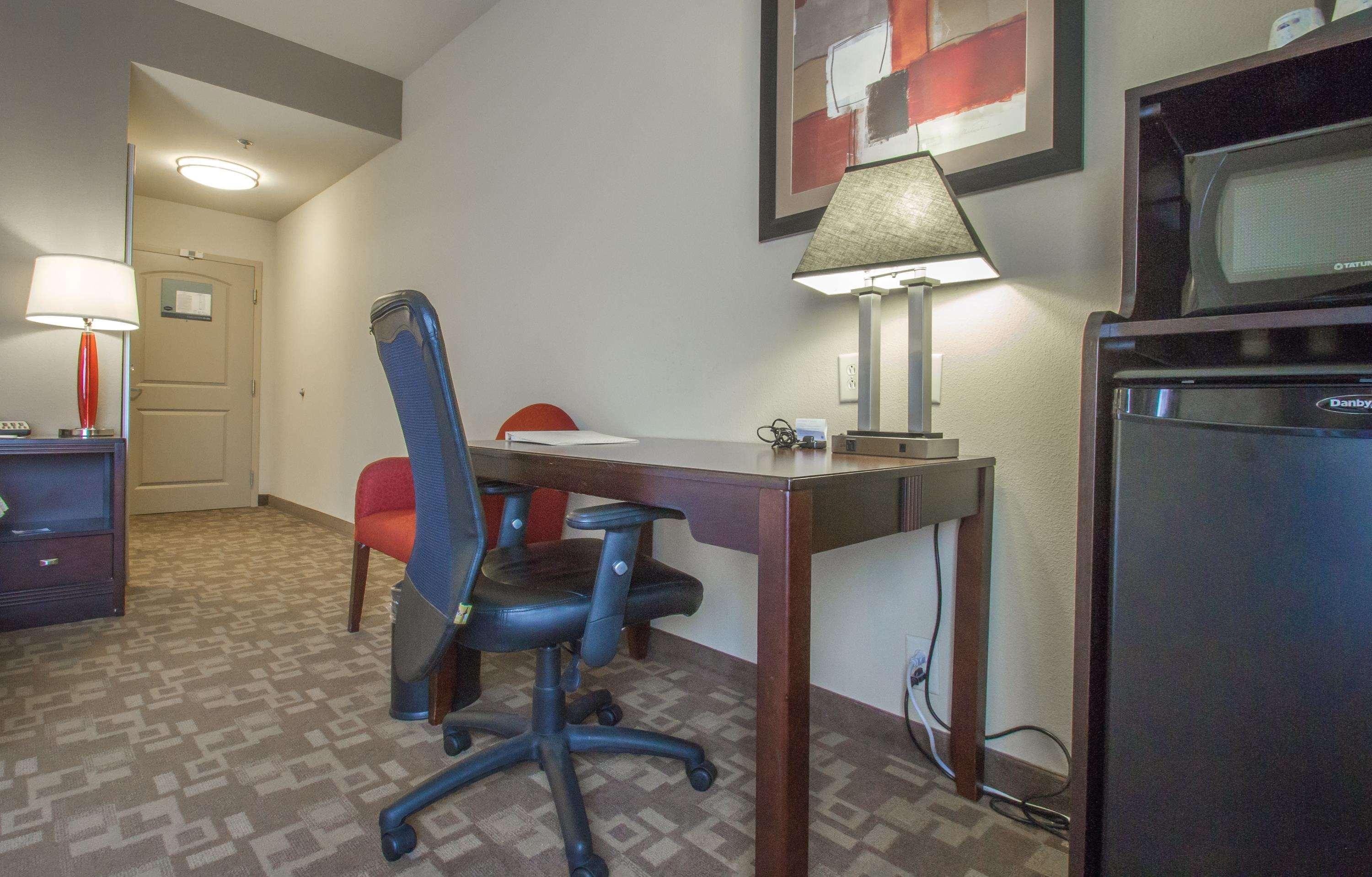 Hotel Hampton 3*